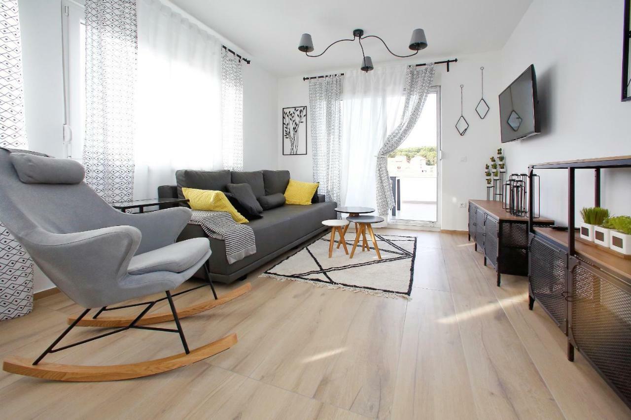 L Apartments بيبينيا المظهر الخارجي الصورة