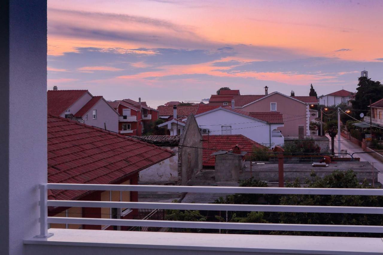 L Apartments بيبينيا المظهر الخارجي الصورة